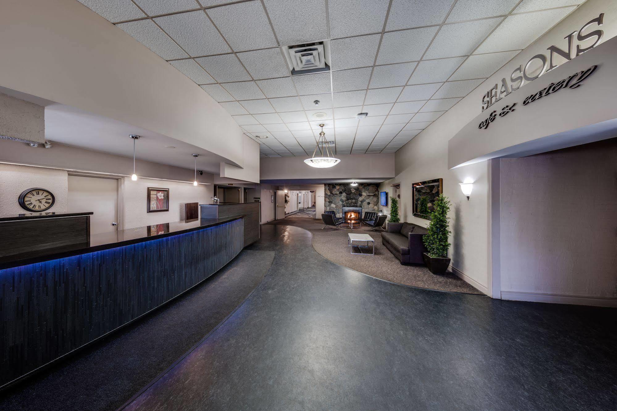 Heritage Inn Hotel & Convention Centre - Moose Jaw Bagian luar foto