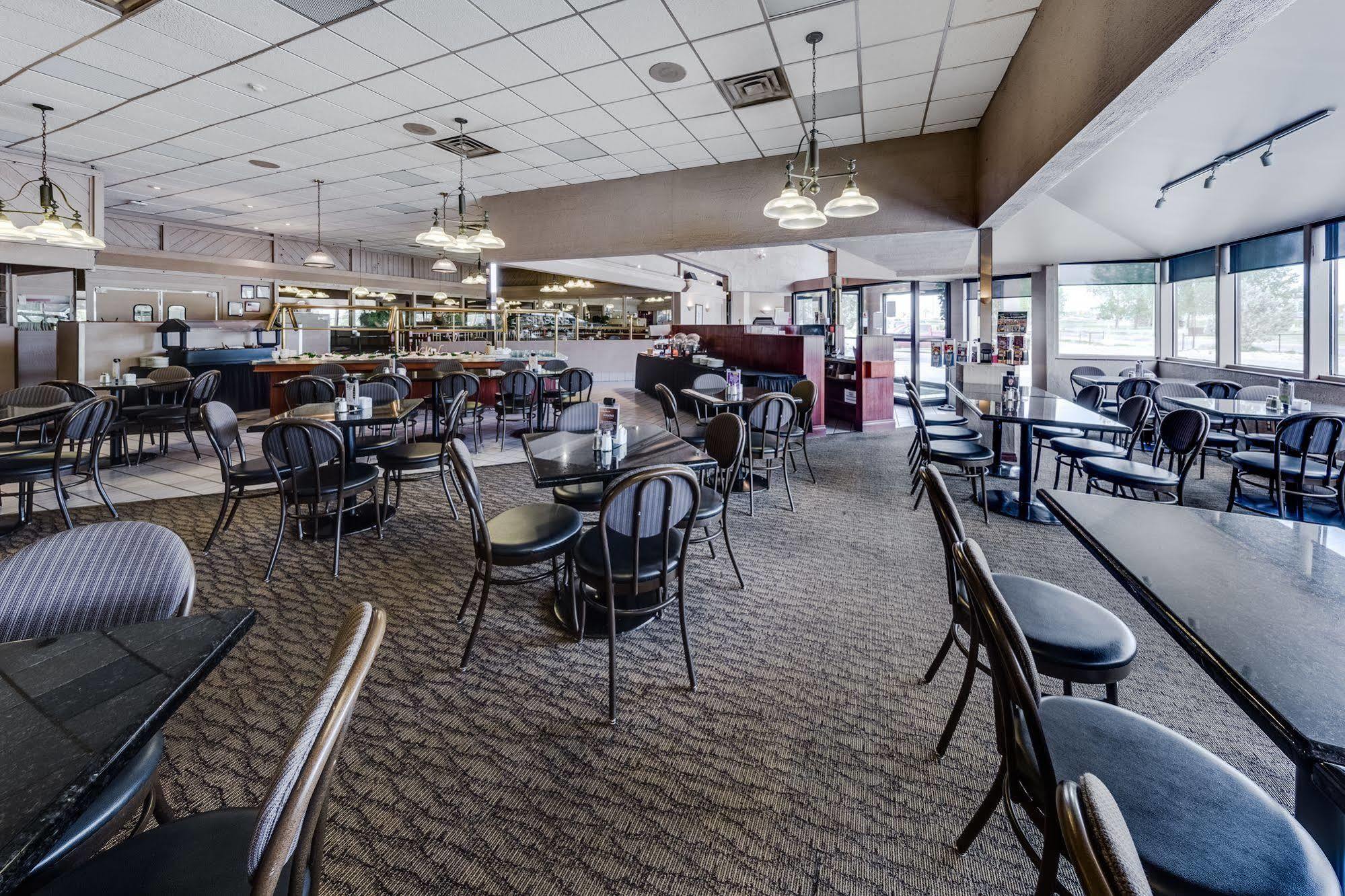 Heritage Inn Hotel & Convention Centre - Moose Jaw Bagian luar foto