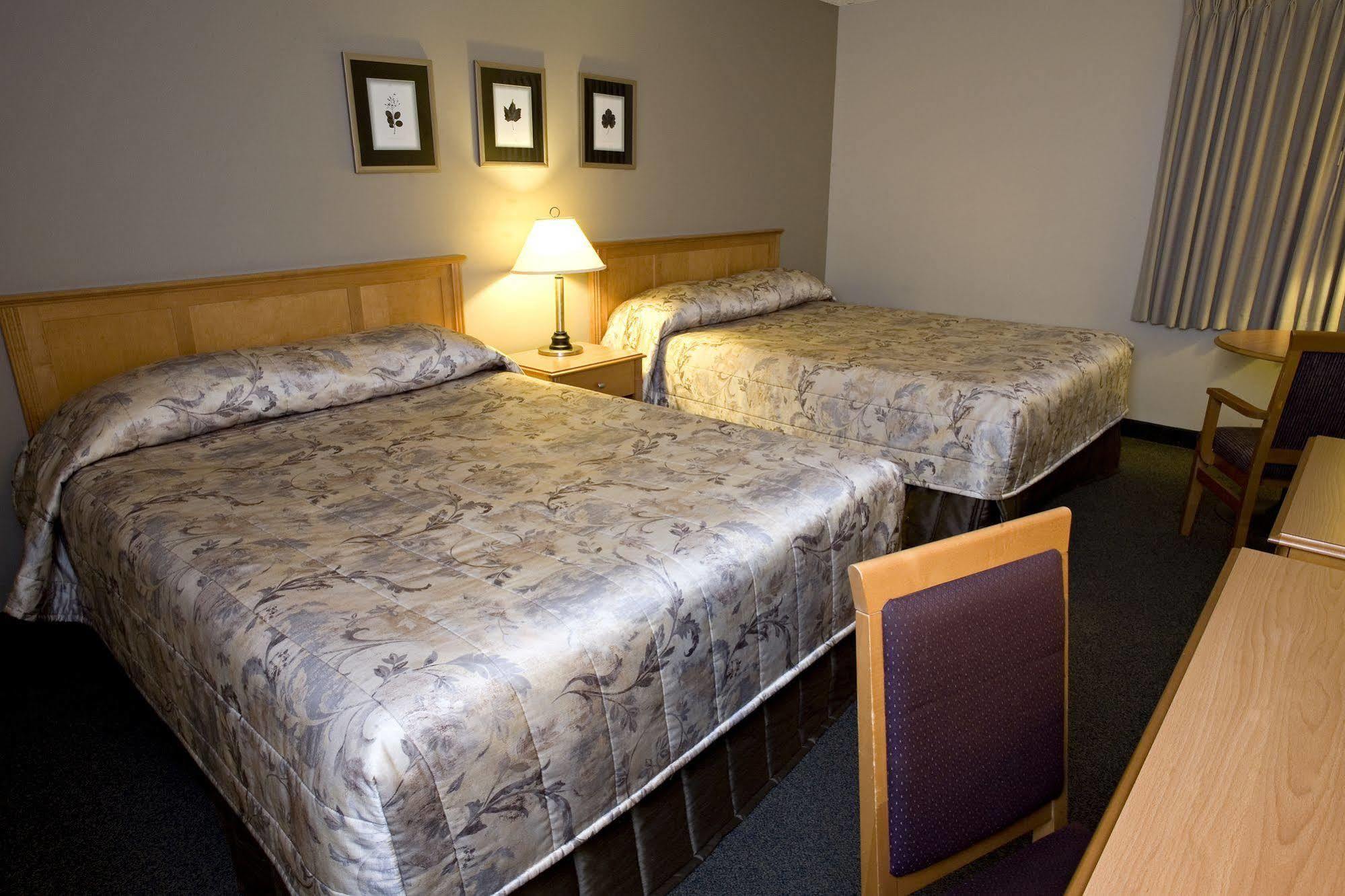 Heritage Inn Hotel & Convention Centre - Moose Jaw Bagian luar foto